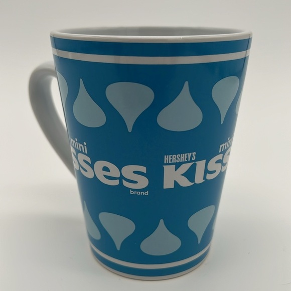 Hershey's Collectible Mini Kisses Blue/White
Mug from Galerie - Picture 3 of 10